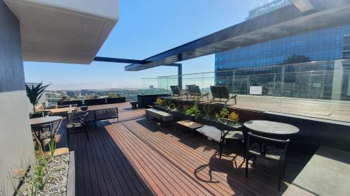 Always Power Luxury Sky Retreat — 4-Star Luxury Hotel in Cape Town, South Africa