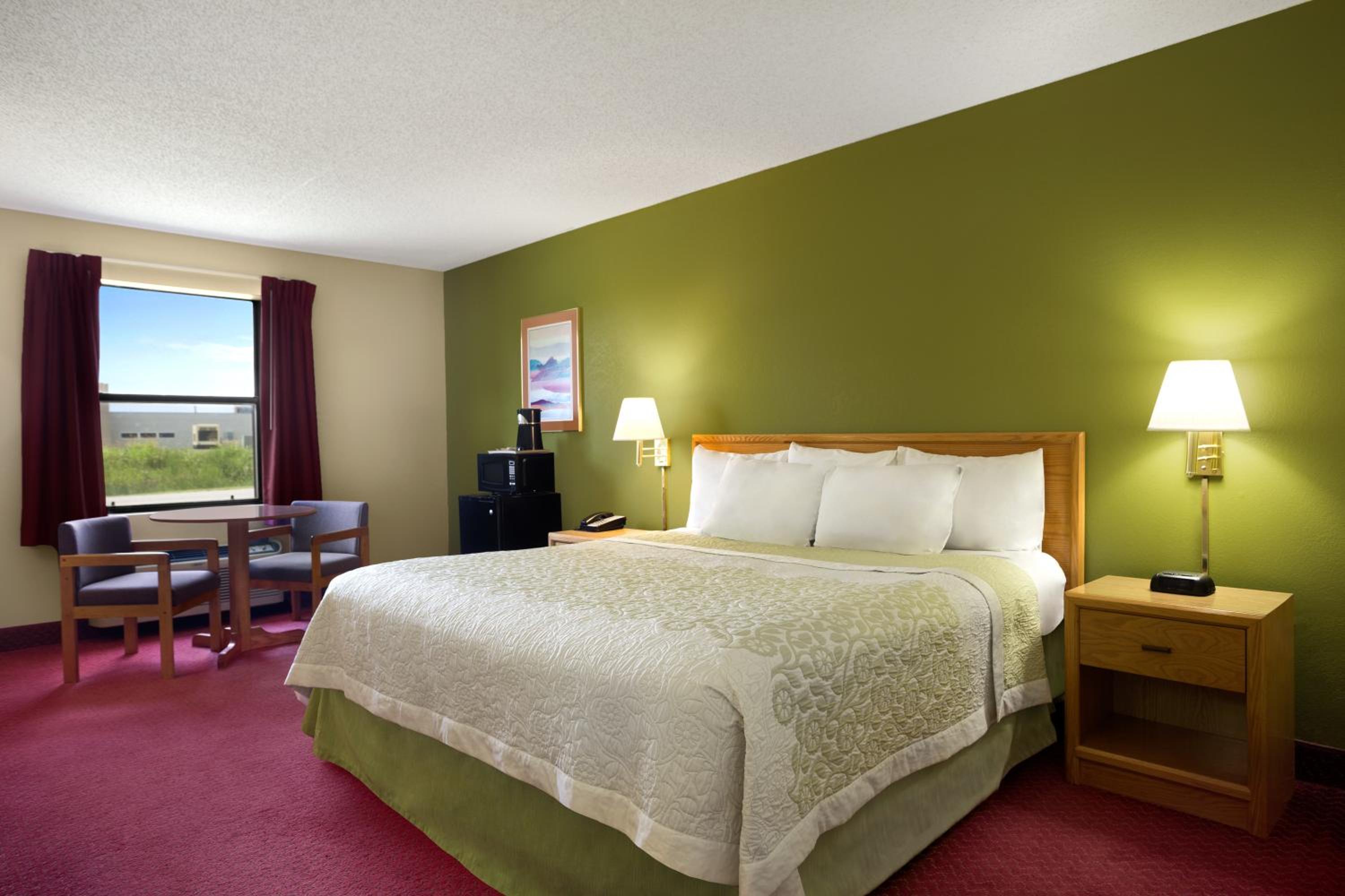 Days Inn by Wyndham Park City Kansas - photo 4