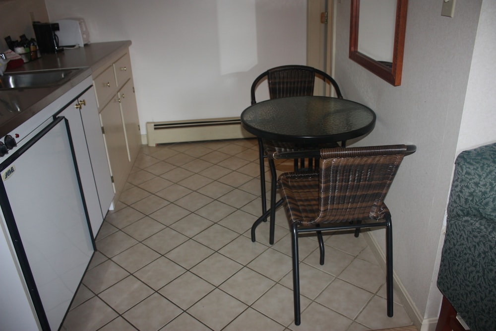 The Towne Motel - photo 34