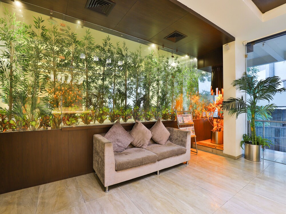 OYO 13479 Hotel Grand Nakshatra in Anand, India