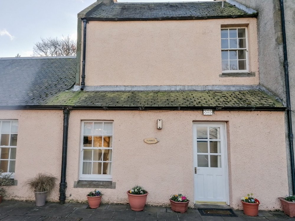 Turret Cottage 12810878 — Prestonpans