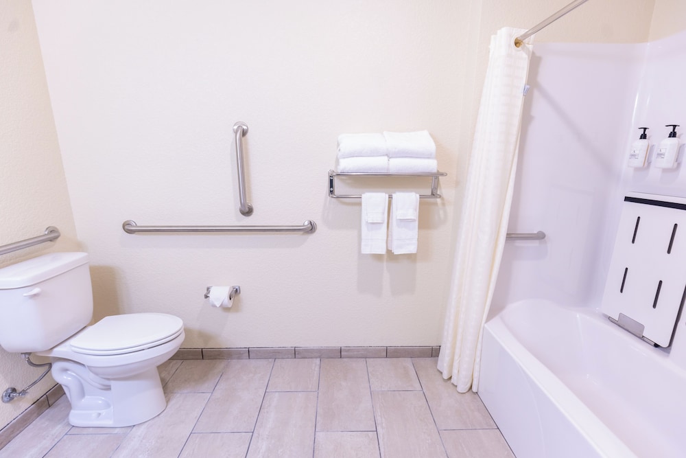 Cobblestone Inn & Suites Winters - photo 61