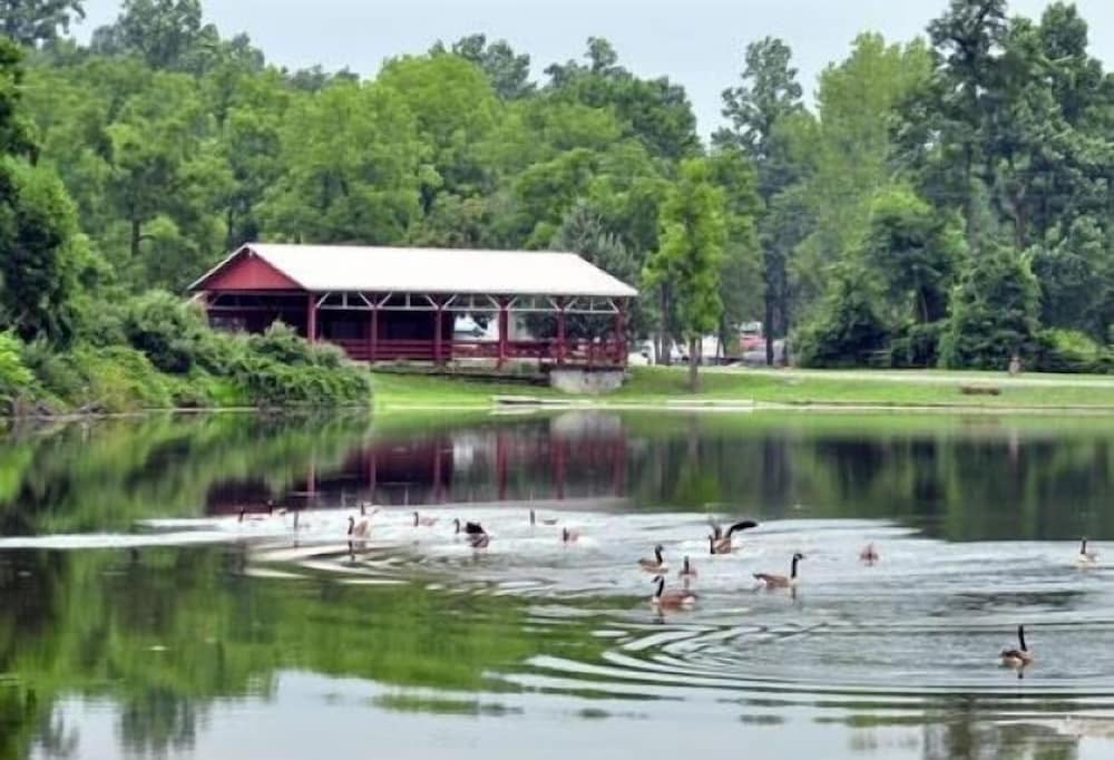 Hershey Camping Resort Park Model 6 - photo 19