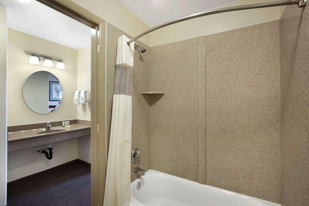 Days Inn by Wyndham Beaver - photo 11