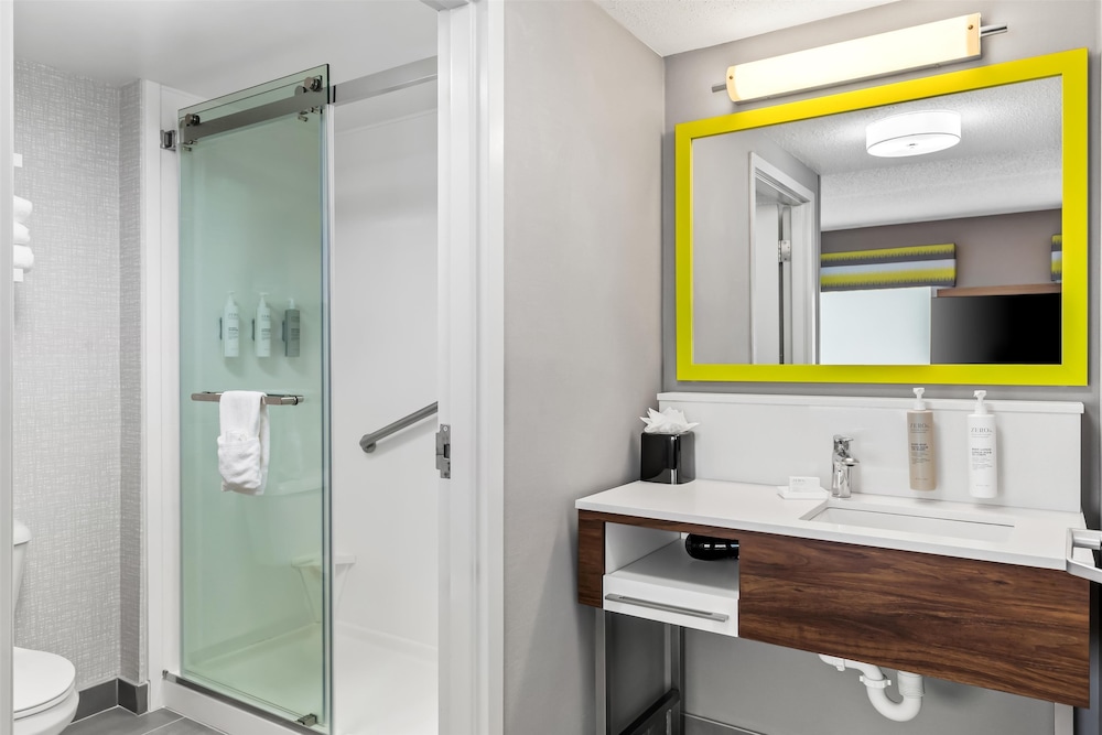 Hampton Inn & Suites Richmond Virginia Center - photo 26