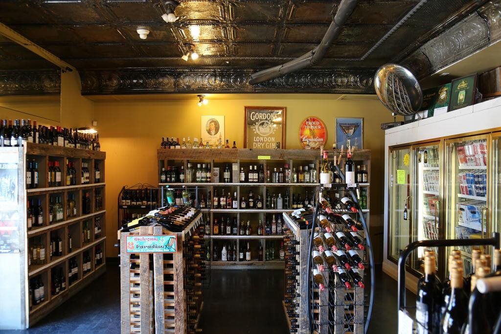 The Cache Hotel And Lodgings in Golden, Canada