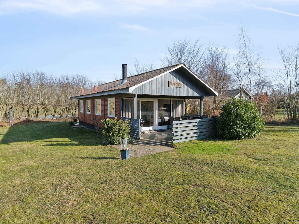 Cottage Near Idyllic Peaceful Sandy Beach — 4-Star Luxury Hotel in Ronne, Denmark