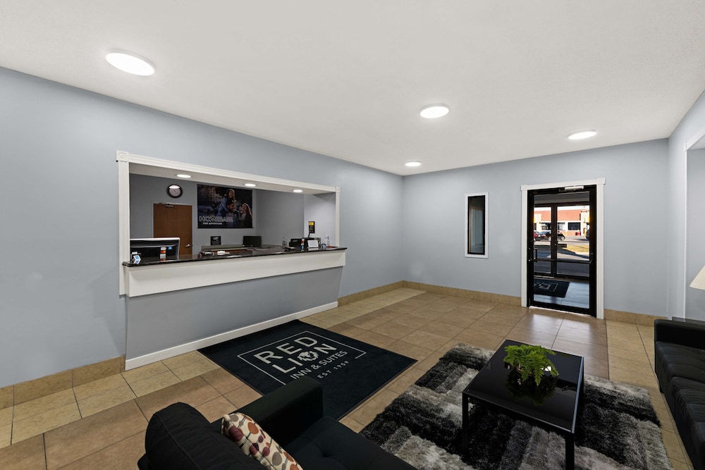 Red Lion Inn & Suites Gretna - photo 3