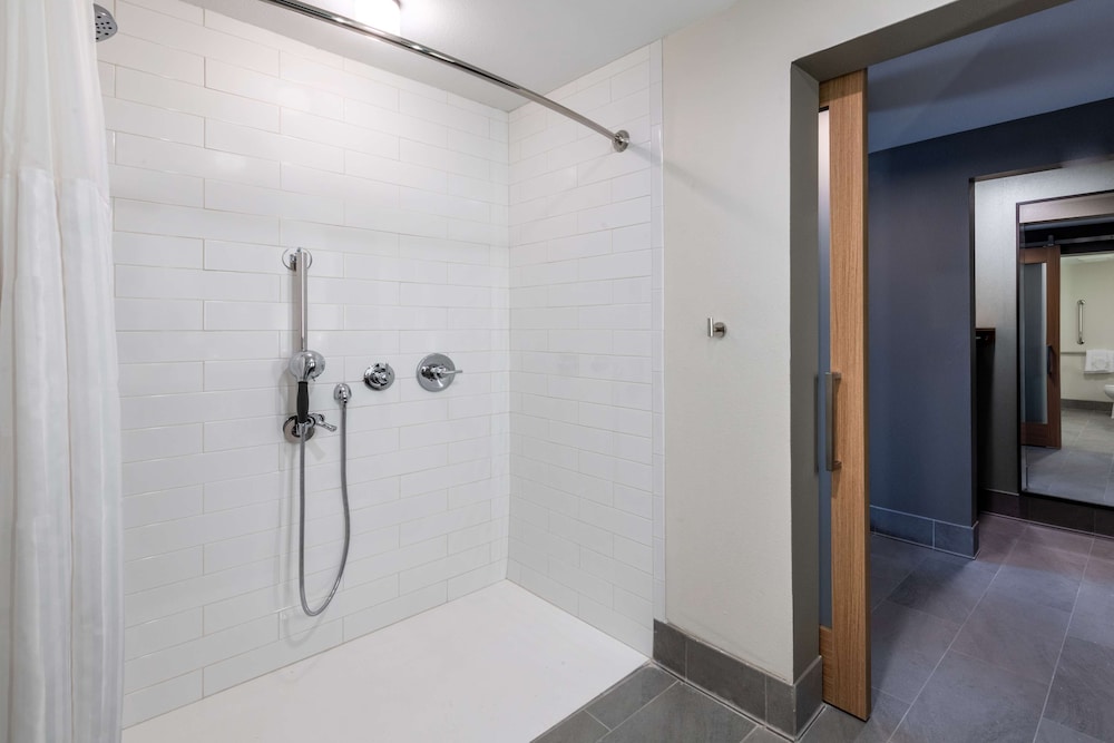 Hilton Garden Inn Longmont - photo 19