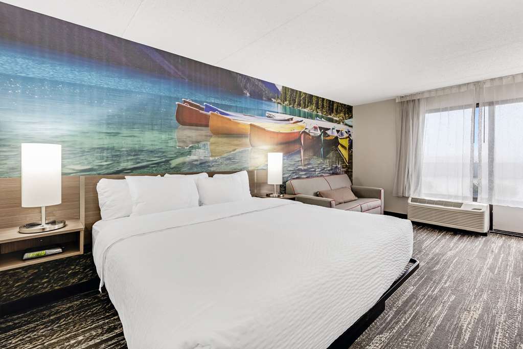 Clarion Pointe Near Erie Casino - photo 31