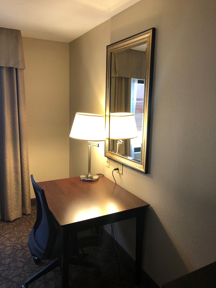 Holiday Inn Express Hotel & Suites Concordia by IHG - photo 10