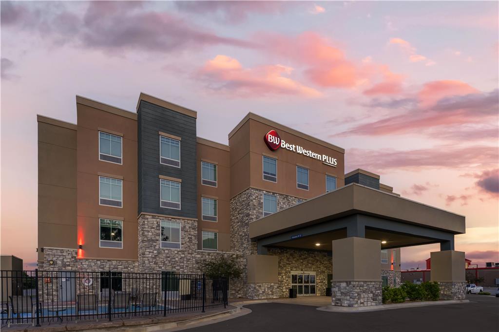 Best Western Plus McPherson — hotel in Mcpherson