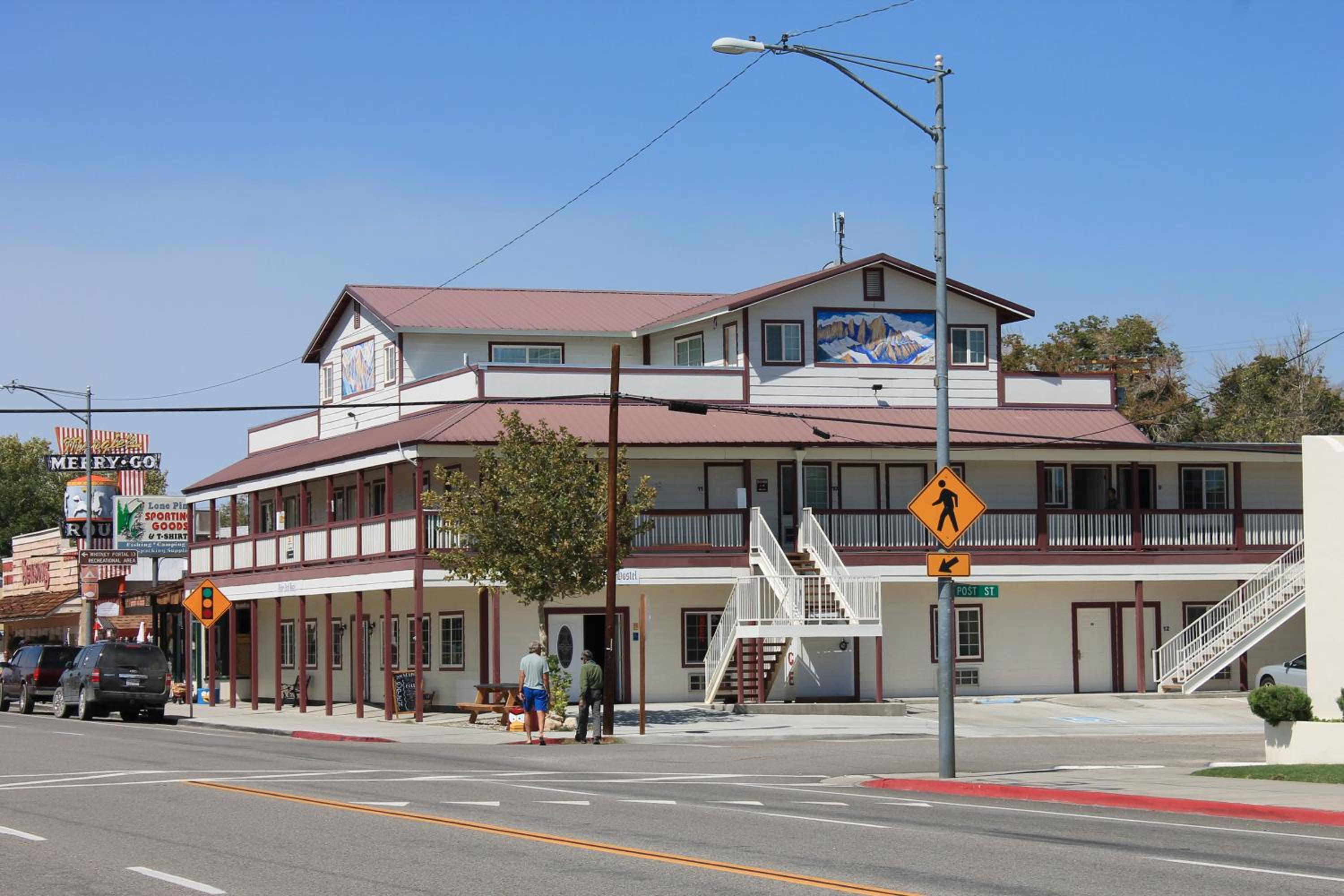 Whitney Portal Hostel And Hotel - photo 2