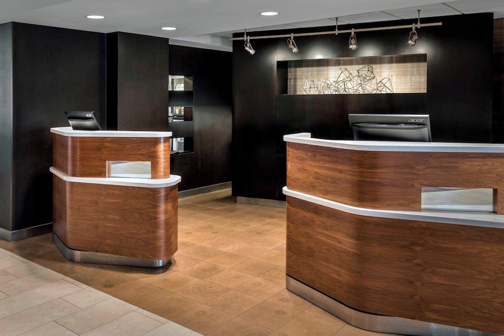 Courtyard Jersey City Newport - photo 3