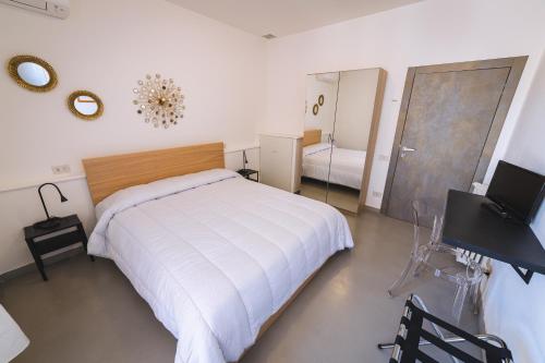 Locanda Roma Sleep & Food — hotel in Donoratico