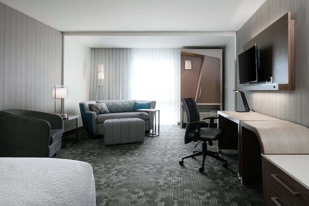 Courtyard by Marriott Omaha Bellevue Beardmore Event Center - photo 15