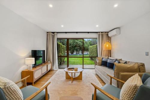 Latitude 44 Two Bedroom Mountain View Apartment — 4-Star Luxury Hotel in Wanaka, New Zealand