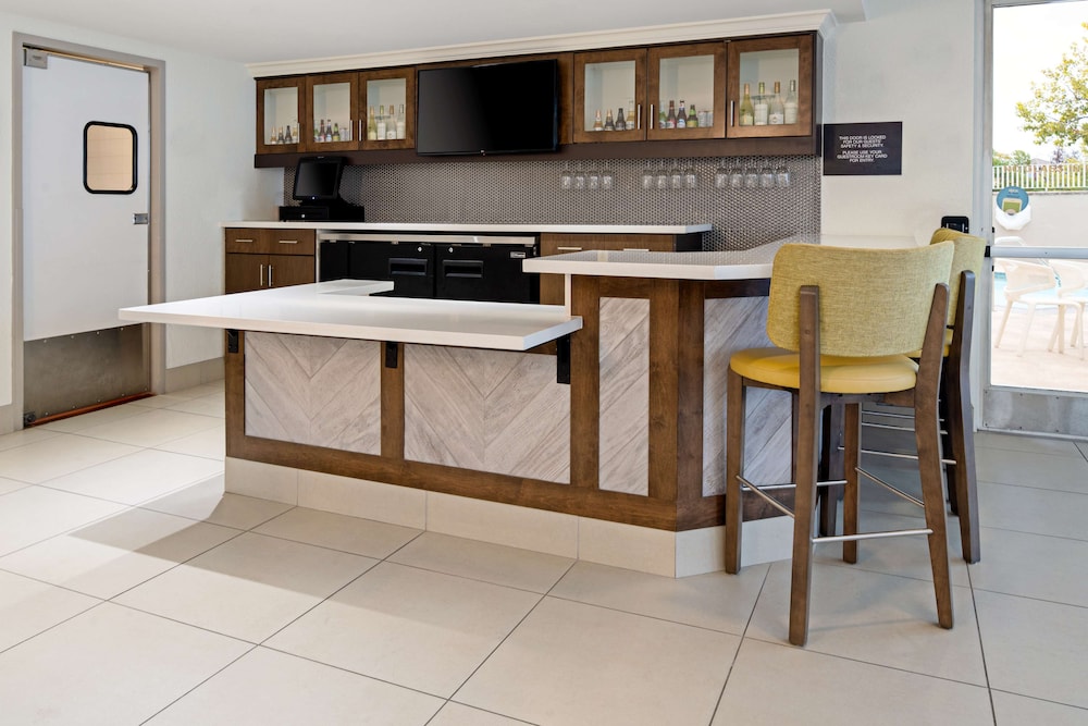 Hilton Garden Inn Roseville - photo 40