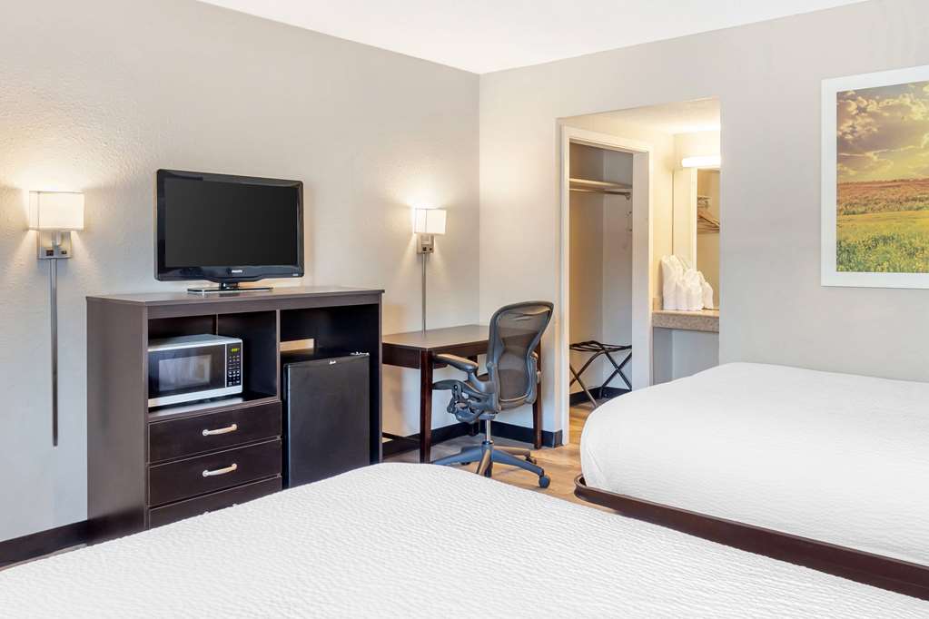 Days Inn by Wyndham Wrightstown McGuire AFB Bordentown - photo 14