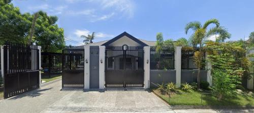 The Party Pad — Angeles City — photo 2
