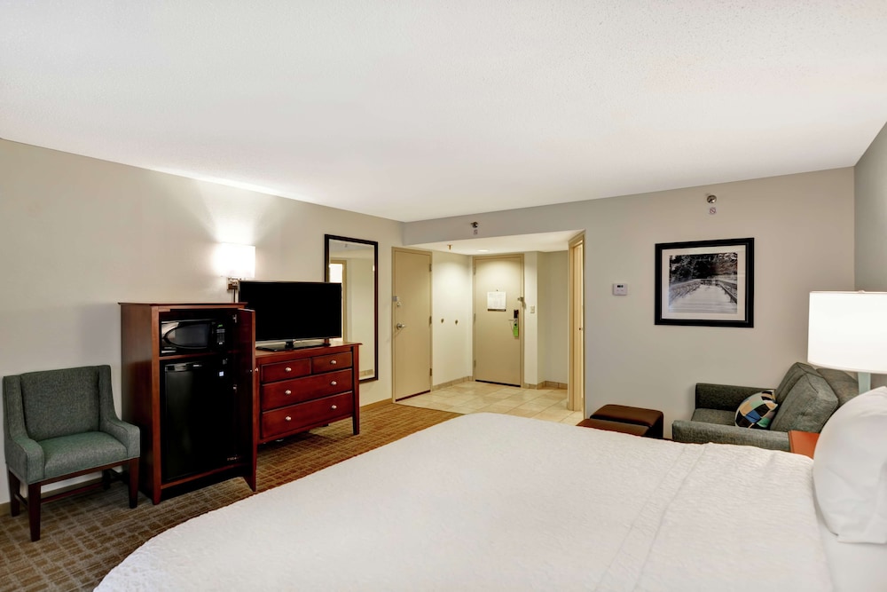 Hampton Inn Beckley - photo 33