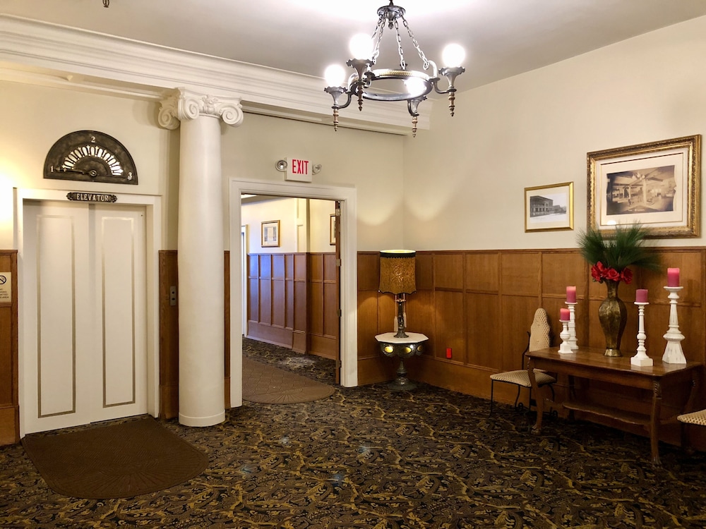 Stearns Hotel - photo 16