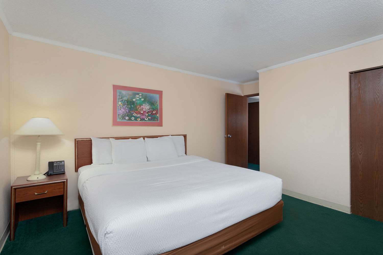 Norwood Inn & Suites Indianapolis East Post Drive - photo 6