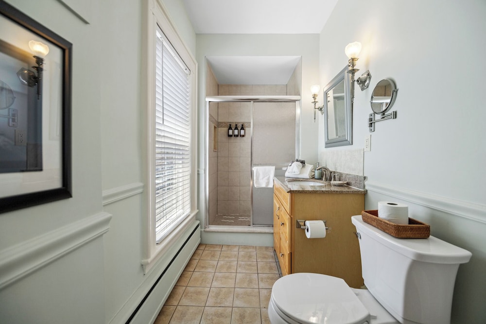 Hartstone Inn - photo 104
