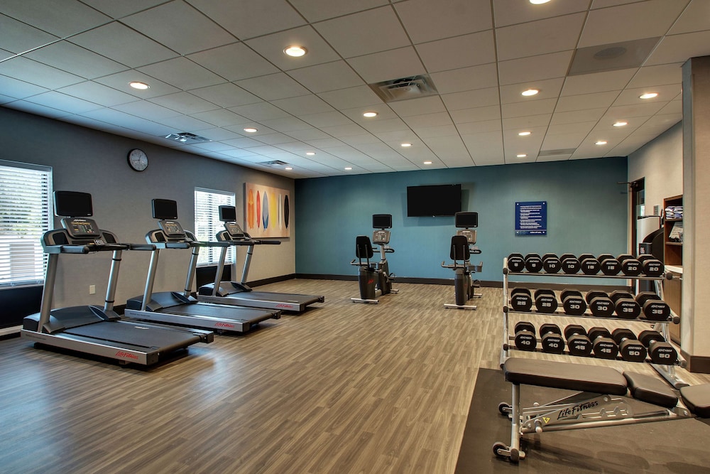 Hampton Inn & Suites Southport - photo 36
