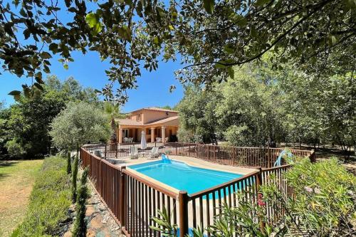 Ferienvilla in der Provence in großem Garten - last minute hotel in Unknown City