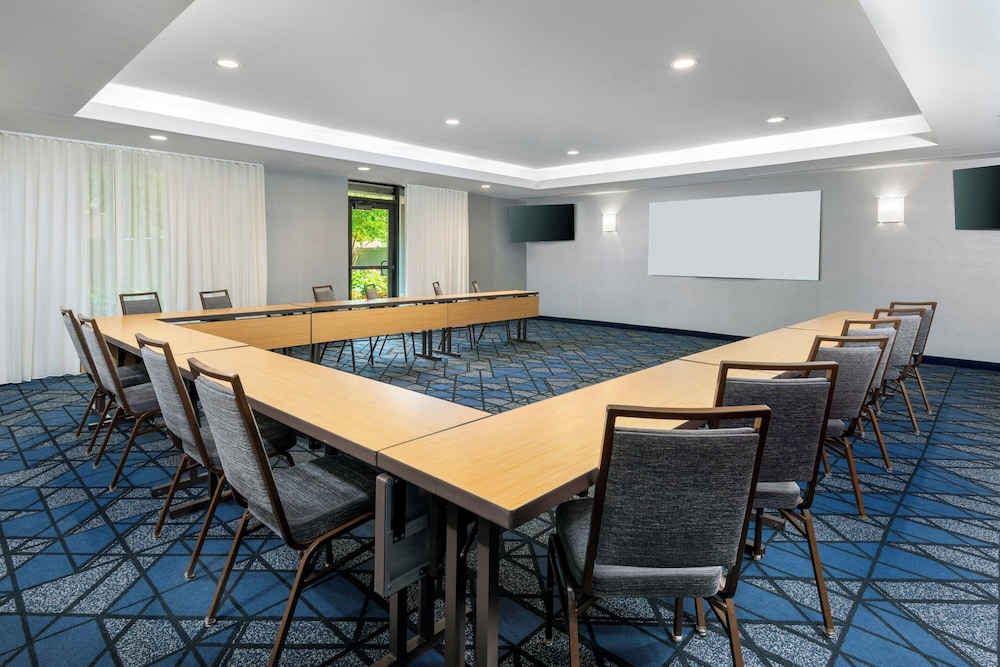 Courtyard By Marriott Danbury - photo 39
