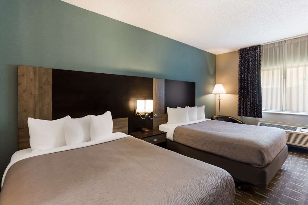 Quality Inn Galesburg near US Highway 34 and I 74 - photo 14