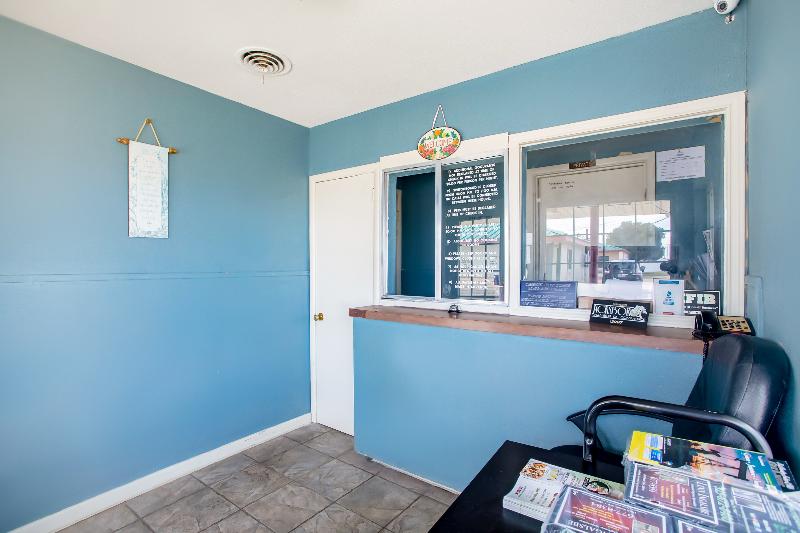 Rodeway Inn - photo 9