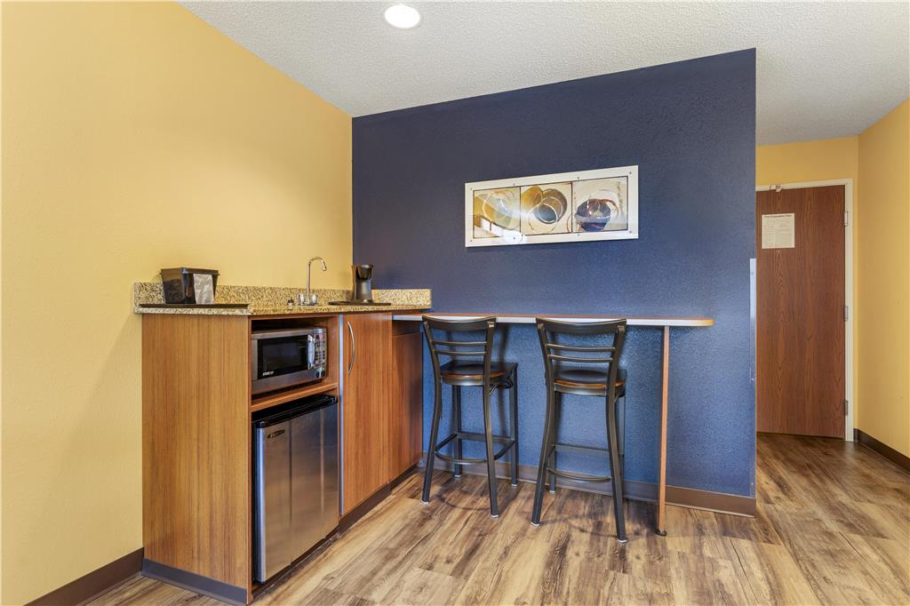 SureStay Plus Hotel by Best Western Keyser - photo 17