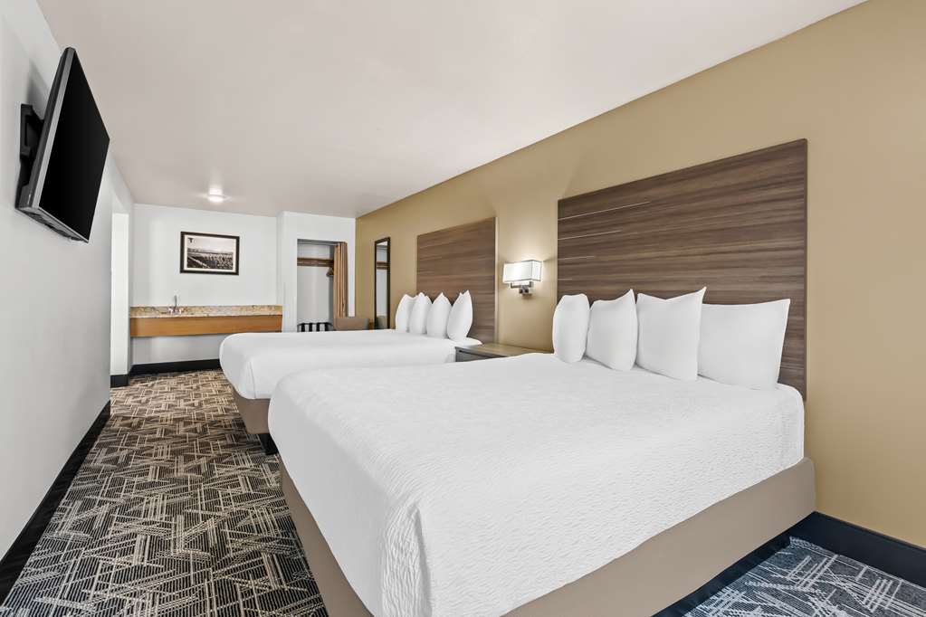 Best Western Plus Caldwell Inn & Suites - photo 14