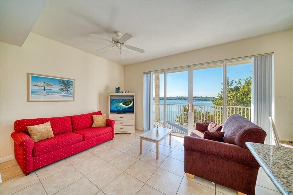 The BC Resort on the Water - photo 8