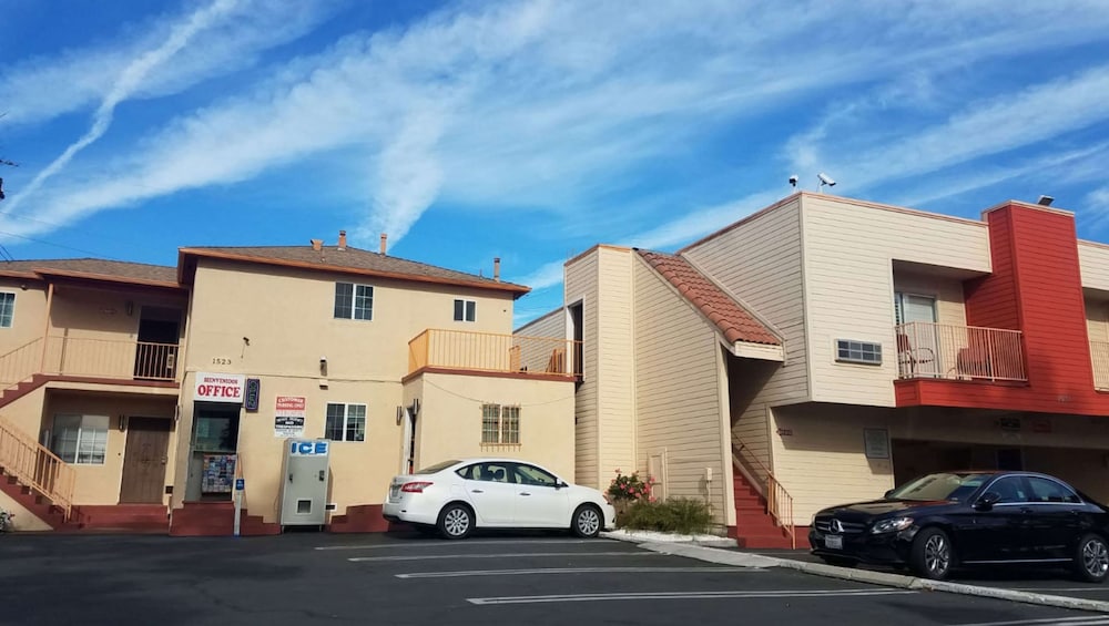 Motel 6 Glendale CA Pasadena Burbank Los Angeles - photo 2
