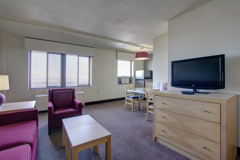 Inlet Tower Hotel & Suites - photo 26