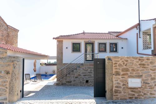 Guest House Taião — 4-Star Luxury Hotel in Valenca, Portugal
