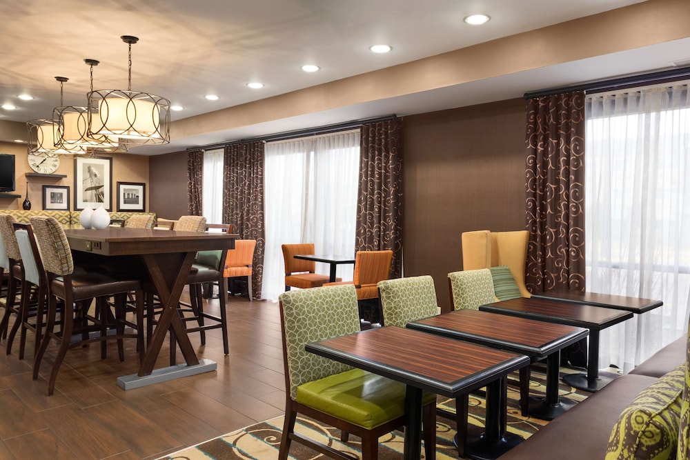Hampton Inn Wichita East - photo 2