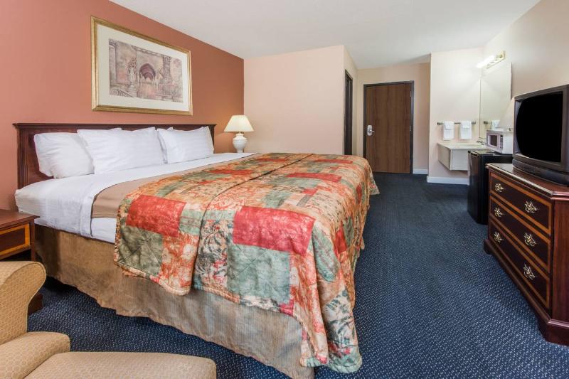 Knights Inn Wentzville MO - photo 35