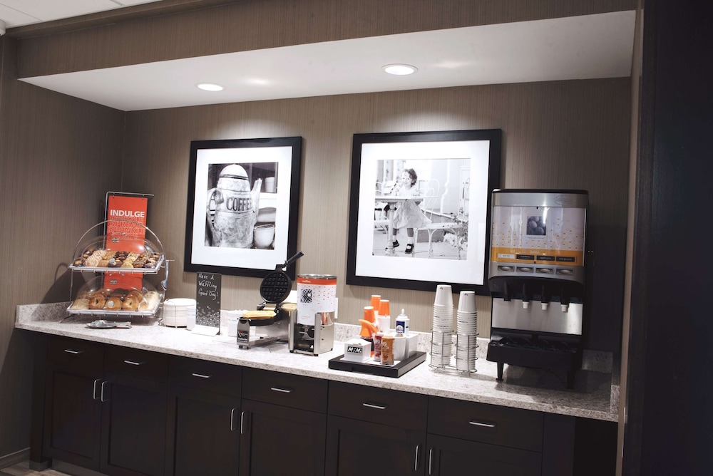 Hampton Inn & Suites Des Moines Urbandale - photo 39