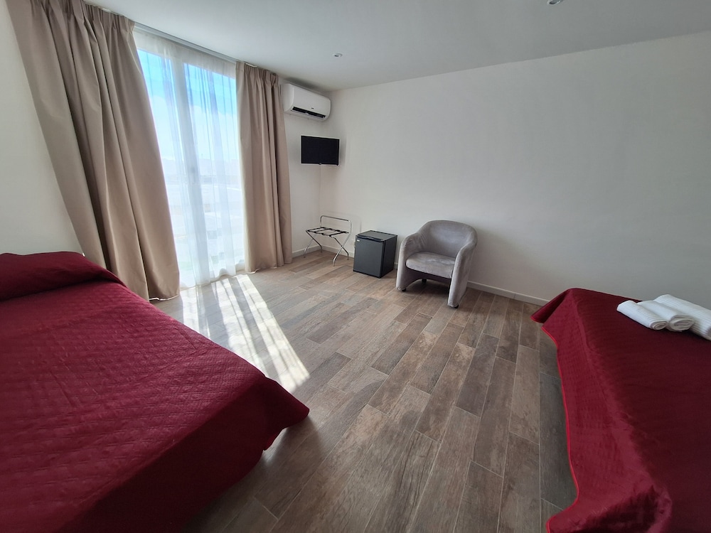 Room triple Double Room — Terrasini — photo 4