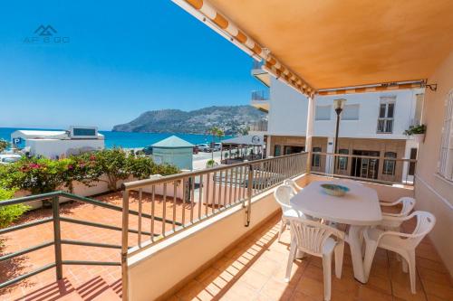 Smart Terrace Beachfront Seaviews in La Herradura, Spain