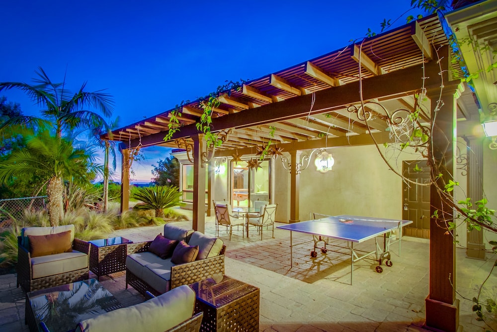 Tropical 5BR La Jolla Retreat by NamaStay - photo 40