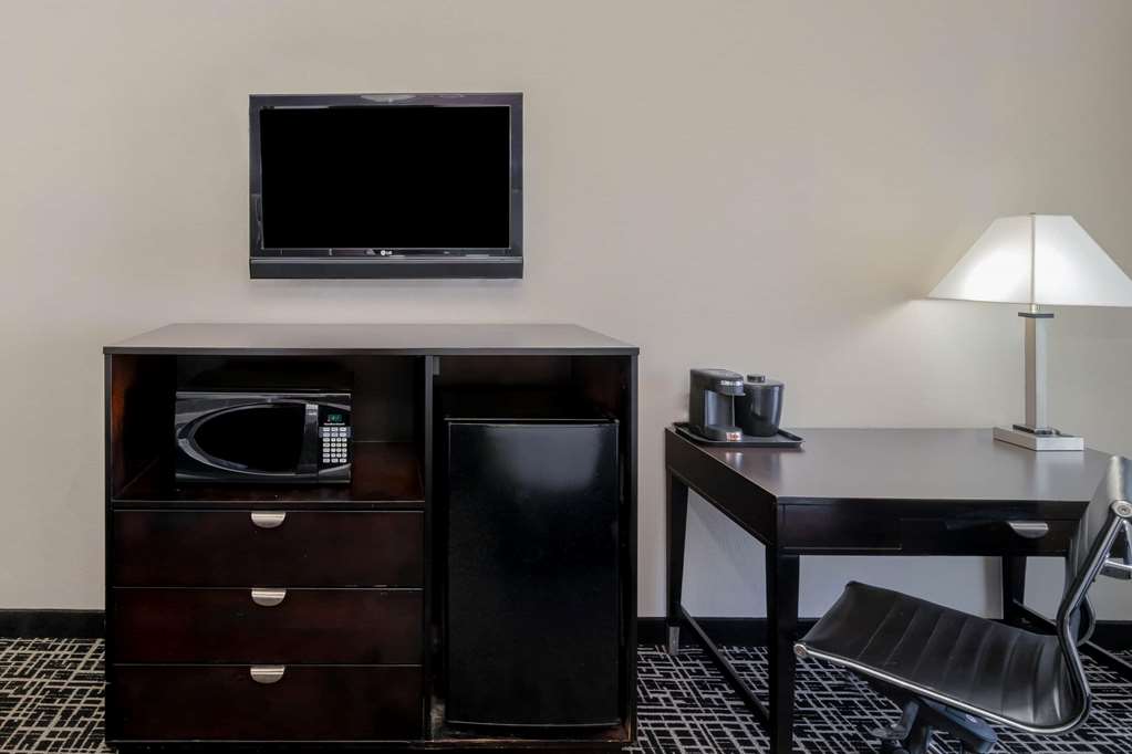 La Quinta Inn & Suites by Wyndham Canton MS - photo 22