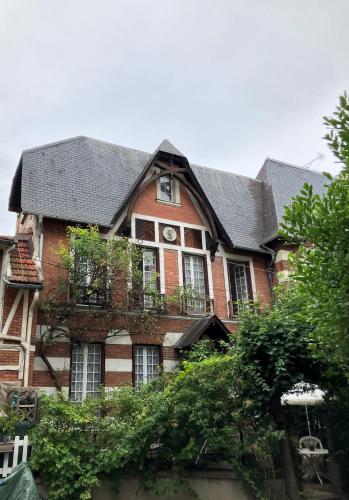 Chez Helene Calme Et Verdure Au Centre Historique — Vincennes