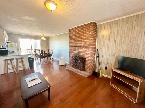 Cottage 12 Lees Ford Marina — 4-Star Luxury Hotel in Ridgetop, United States