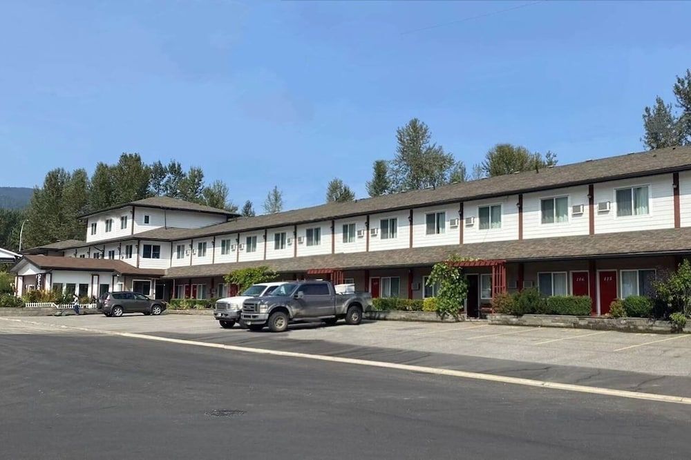 Revelstoke Gateway Inn in Revelstoke, Canada