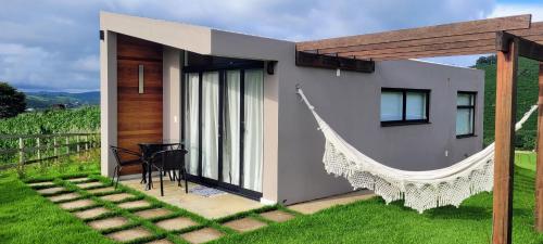 Monte Paraíso banheira e vista da Pedra Menina in Espera Feliz, Brasil